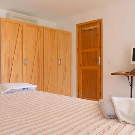 Lilium Hotel *