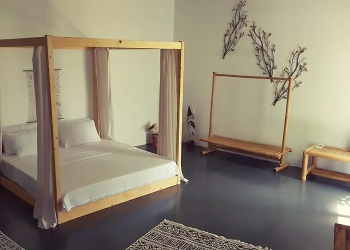 酒店 Lilium Rooms *